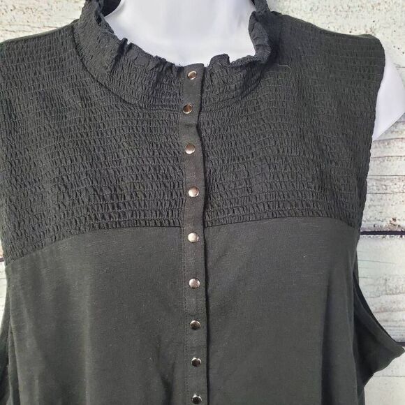 Maurices 3X Black Sleeveless Henley Tank Ruffle Neck Smocked Yoke NWT - Picture 3 of 7